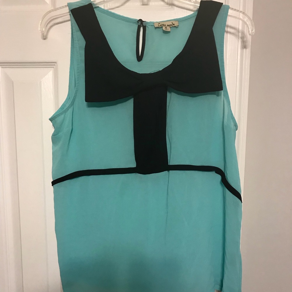 Sleeveless blouses